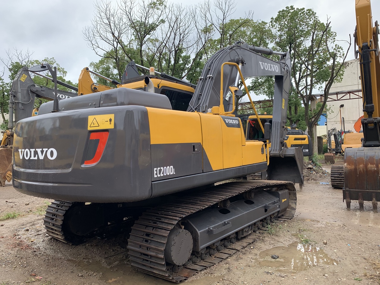 VOLVO EC200DL - Ekskavator perayap: gambar 5 VOLVO EC200DL - Ekskavator perayap: gambar 5