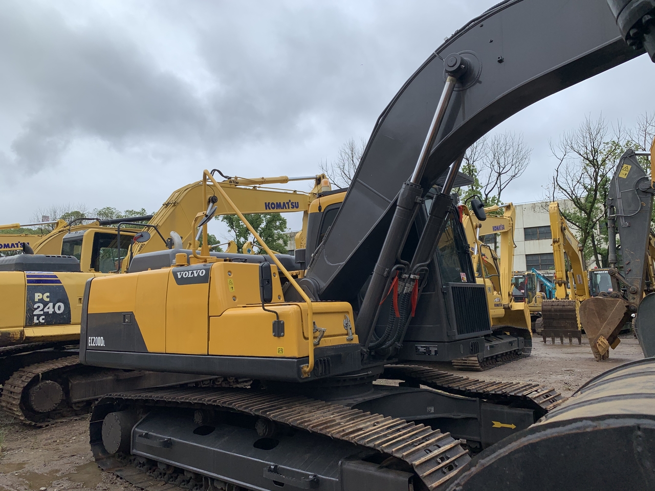 VOLVO EC200DL - Ekskavator perayap: gambar 4 VOLVO EC200DL - Ekskavator perayap: gambar 4