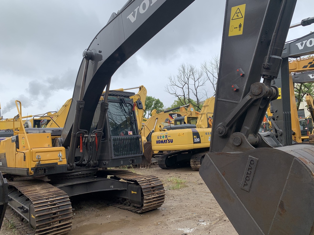 VOLVO EC200DL - Ekskavator perayap: gambar 2 VOLVO EC200DL - Ekskavator perayap: gambar 2