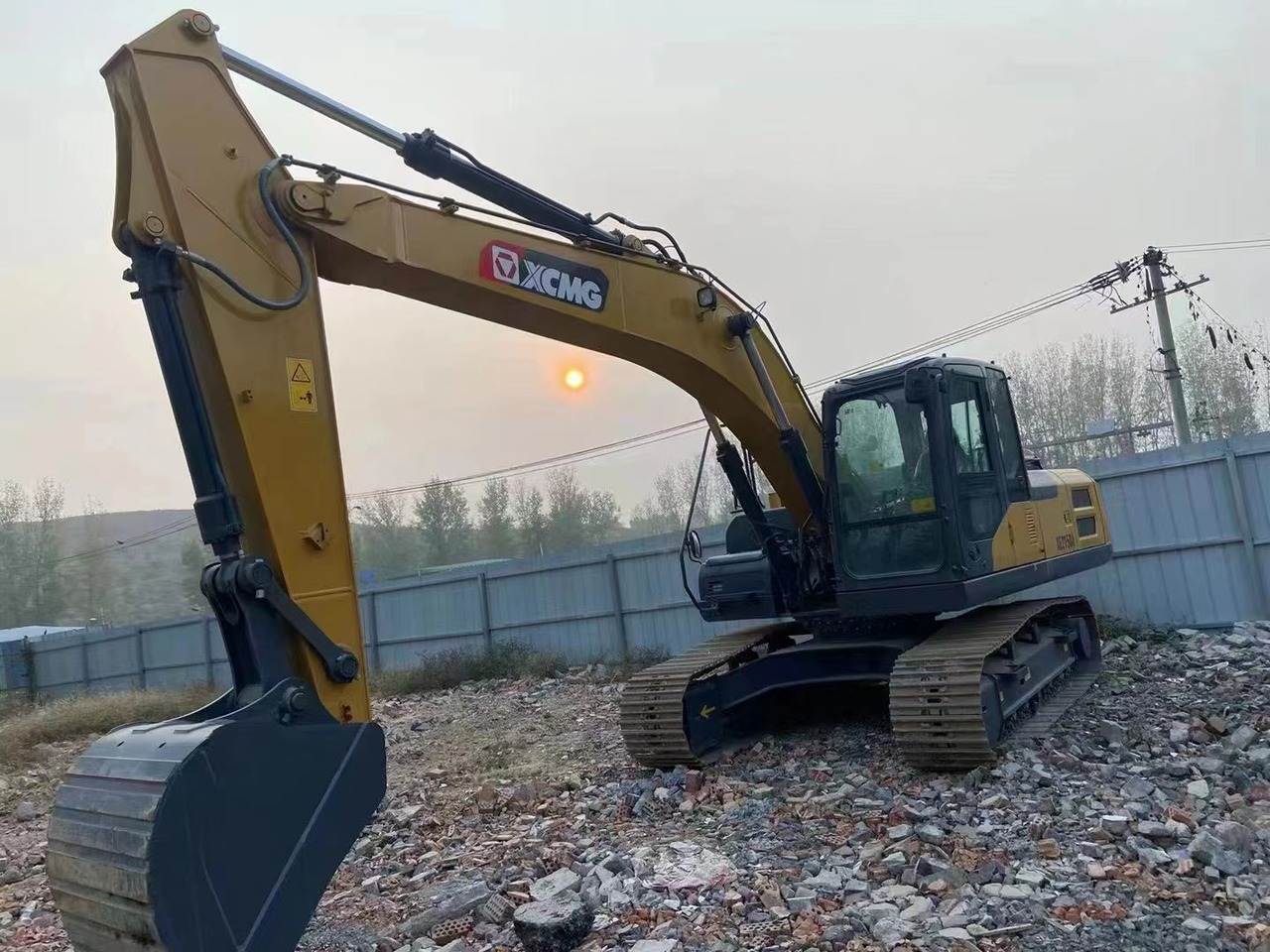 XCMG XE215DA - Ekskavator perayap: gambar 1 XCMG XE215DA - Ekskavator perayap: gambar 1