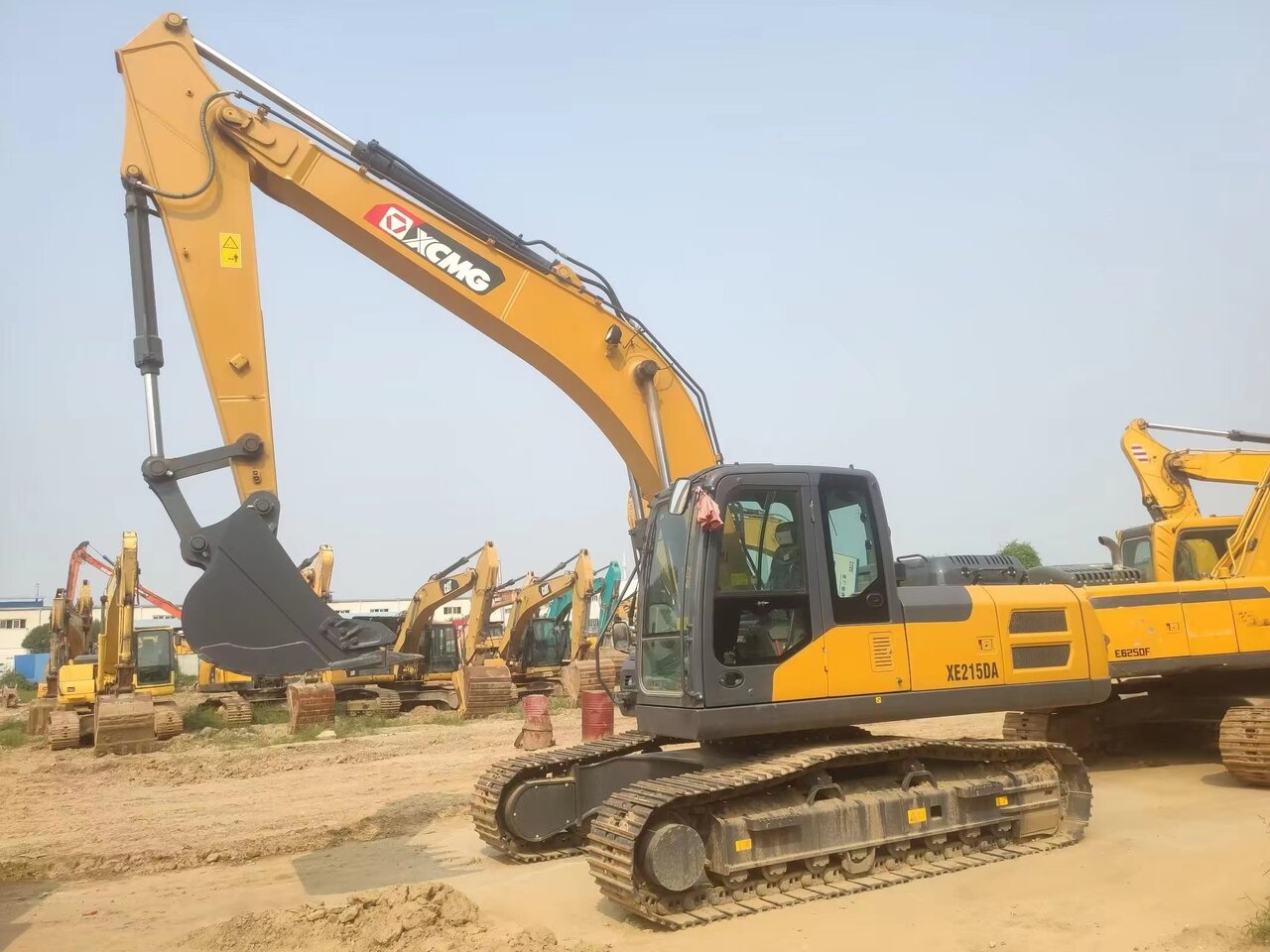 XEMG XE215DA - Ekskavator perayap: gambar 1 XEMG XE215DA - Ekskavator perayap: gambar 1