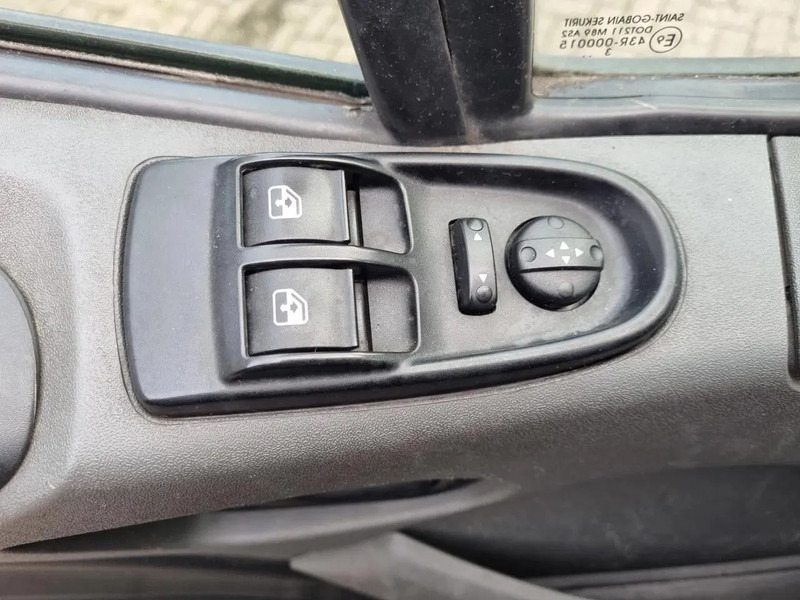 Van flatbed Iveco Daily 70C21 3.0D/ 204PS/ Radstand 475 cm/ Openlaadbak 4m: gambar 17 Van flatbed Iveco Daily 70C21 3.0D/ 204PS/ Radstand 475 cm/ Openlaadbak 4m: gambar 17