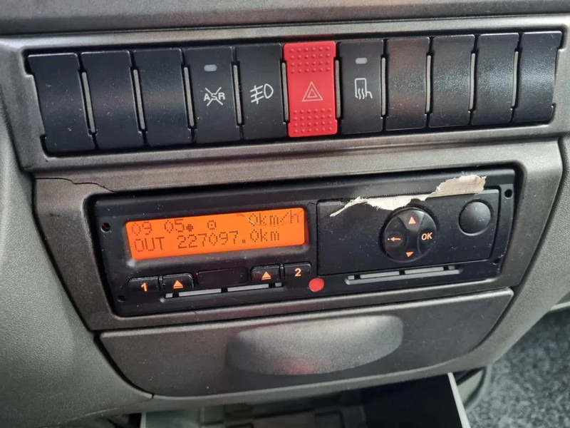 Van flatbed Iveco Daily 70C21 3.0D/ 204PS/ Radstand 475 cm/ Openlaadbak 4m: gambar 19 Van flatbed Iveco Daily 70C21 3.0D/ 204PS/ Radstand 475 cm/ Openlaadbak 4m: gambar 19