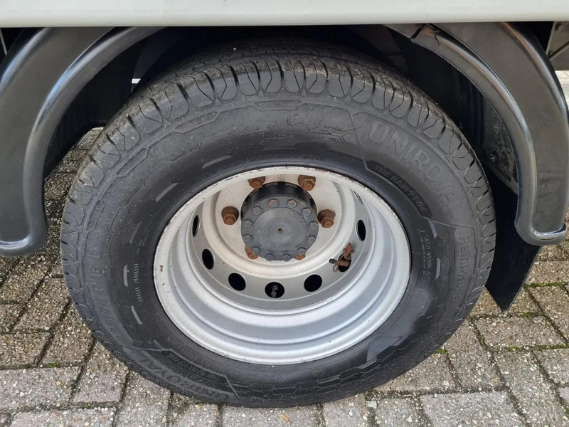 Van flatbed Iveco Daily 70C21 3.0D/ 204PS/ Radstand 475 cm/ Openlaadbak 4m: gambar 13 Van flatbed Iveco Daily 70C21 3.0D/ 204PS/ Radstand 475 cm/ Openlaadbak 4m: gambar 13