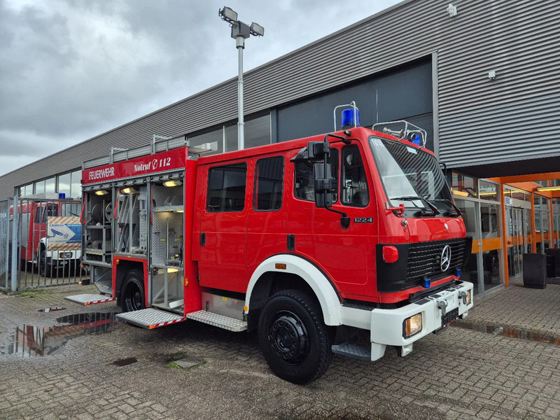 Mercedes-Benz SK 1224 4x4 FIRETRUCK/ FEUERWEHR/ 2400L TANK/ EXPEDITION - Truk pemadam kebakaran: gambar 2 Mercedes-Benz SK 1224 4x4 FIRETRUCK/ FEUERWEHR/ 2400L TANK/ EXPEDITION - Truk pemadam kebakaran: gambar 2