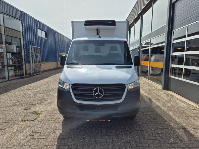 Mercedes-Benz Sprinter 516 CDI/ Kuhlkoffer/ Carrier Xarios 300/ -20/ +20/ Standby 230V - Van berpendingin: gambar 4 Mercedes-Benz Sprinter 516 CDI/ Kuhlkoffer/ Carrier Xarios 300/ -20/ +20/ Standby 230V - Van berpendingin: gambar 4