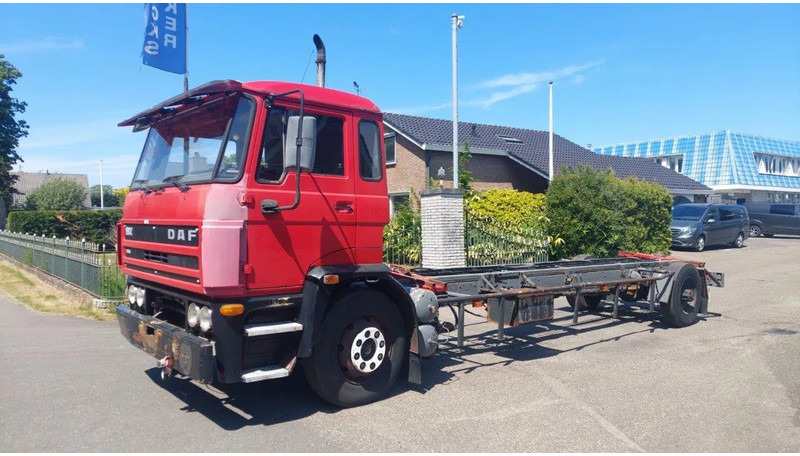 DAF 1900 4X2 HOLLAND TUCK FULL STEEL SUSPENSION MANUAL GEARBOX - Truk sasis: gambar 1 DAF 1900 4X2 HOLLAND TUCK FULL STEEL SUSPENSION MANUAL GEARBOX - Truk sasis: gambar 1