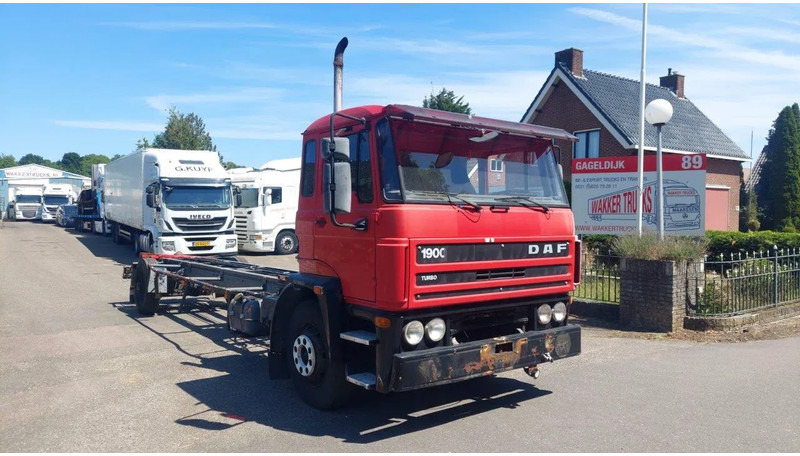 DAF 1900 4X2 HOLLAND TUCK FULL STEEL SUSPENSION MANUAL GEARBOX - Truk sasis: gambar 3 DAF 1900 4X2 HOLLAND TUCK FULL STEEL SUSPENSION MANUAL GEARBOX - Truk sasis: gambar 3