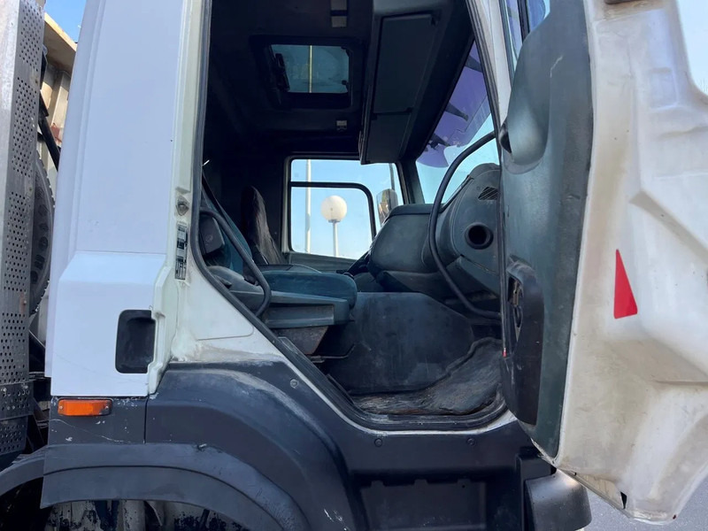 DAF CF 85.430 MANUAL GEARBOX BIG AXLES FULL STEEL SUSPENSION - Truk jungkit: gambar 5 DAF CF 85.430 MANUAL GEARBOX BIG AXLES FULL STEEL SUSPENSION - Truk jungkit: gambar 5