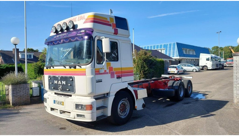 MAN 26.463 26 463 6x2 Chassis Manual - Truk sasis: gambar 1 MAN 26.463 26 463 6x2 Chassis Manual - Truk sasis: gambar 1