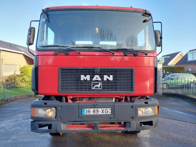 MAN 26.463 6X4 CHASSIS - Truk sasis: gambar 5 MAN 26.463 6X4 CHASSIS - Truk sasis: gambar 5
