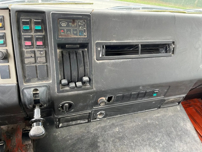 Truk pengaduk beton MAN 35.302 8x4 FULL STEEL SPRING MANUAL ZF GEARBOX !!! 6 CILINDER !!!: gambar 20