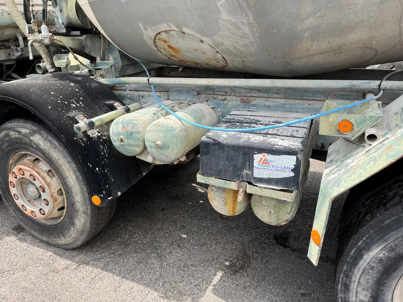 Truk pengaduk beton MAN 35.302 8x4 FULL STEEL SPRING MANUAL ZF GEARBOX !!! 6 CILINDER !!!: gambar 12