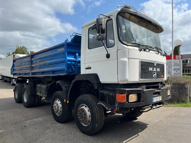 MAN 35.372 35 302 8X6 KIPPER MANUAL ZF GEARBOX FULL STEEL SPRING - Truk jungkit: gambar 4 MAN 35.372 35 302 8X6 KIPPER MANUAL ZF GEARBOX FULL STEEL SPRING - Truk jungkit: gambar 4