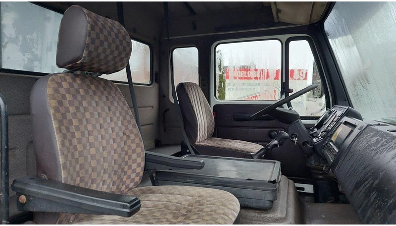 Mercedes-Benz SK 2635 2235 6x4 KIPPER STEEL SPRING MANUAL GEARBOX - Truk jungkit: gambar 5 Mercedes-Benz SK 2635 2235 6x4 KIPPER STEEL SPRING MANUAL GEARBOX - Truk jungkit: gambar 5