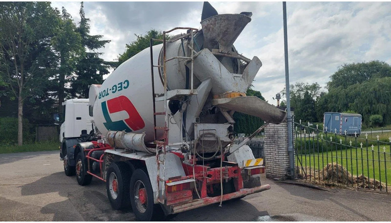 Scania P114-340 8x4 Mixer Full Spring - Truk pengaduk beton: gambar 4 Scania P114-340 8x4 Mixer Full Spring - Truk pengaduk beton: gambar 4