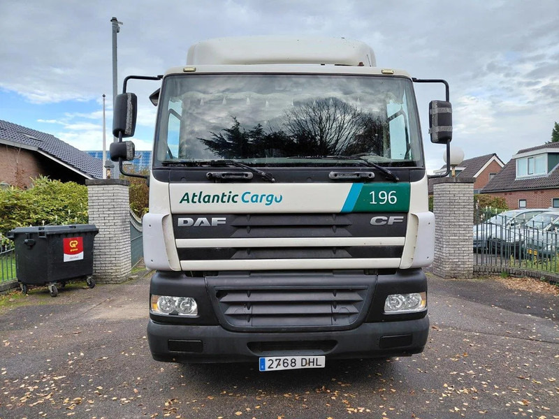 DAF CF 85.430 MANUAL ZF GEARBOX 4x2 Truckhead !! EURO 3 Engine !! - Tractor head: gambar 5 DAF CF 85.430 MANUAL ZF GEARBOX 4x2 Truckhead !! EURO 3 Engine !! - Tractor head: gambar 5