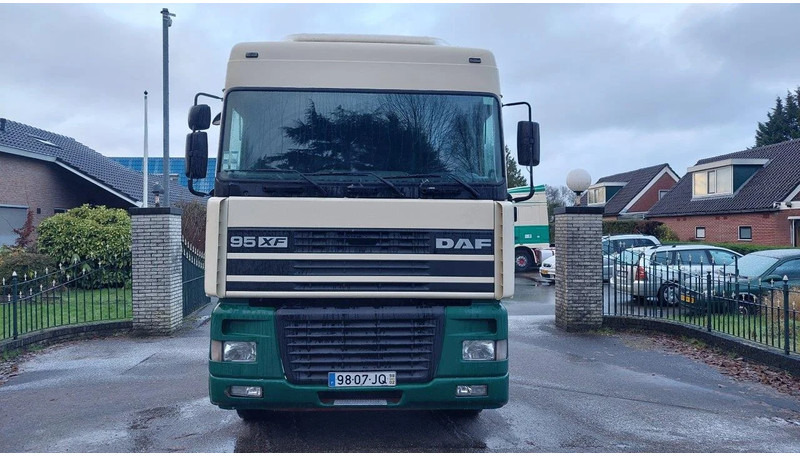 DAF XF 95.430 4x2 EURO 2 Manual Gearbox - Tractor head: gambar 5 DAF XF 95.430 4x2 EURO 2 Manual Gearbox - Tractor head: gambar 5