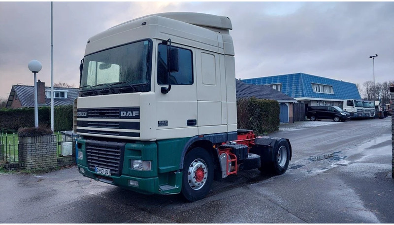 DAF XF 95.430 4x2 EURO 2 Manual Gearbox - Tractor head: gambar 1 DAF XF 95.430 4x2 EURO 2 Manual Gearbox - Tractor head: gambar 1