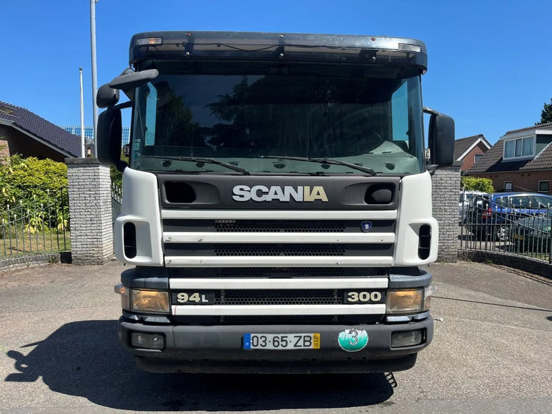Scania P94-300 94 MANUAL GEARBOX AIRCO RETARDER 10-2004 - Tractor head: gambar 2 Scania P94-300 94 MANUAL GEARBOX AIRCO RETARDER 10-2004 - Tractor head: gambar 2