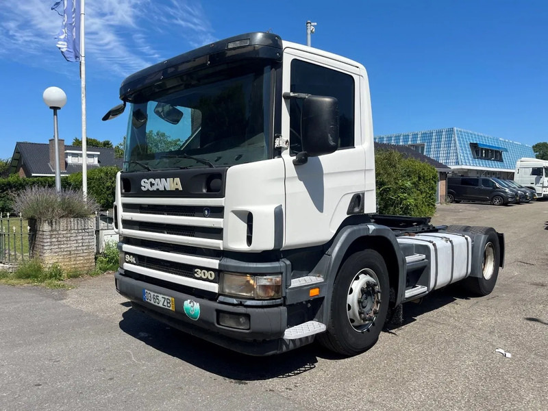 Scania P94-300 94 MANUAL GEARBOX AIRCO RETARDER 10-2004 - Tractor head: gambar 1 Scania P94-300 94 MANUAL GEARBOX AIRCO RETARDER 10-2004 - Tractor head: gambar 1