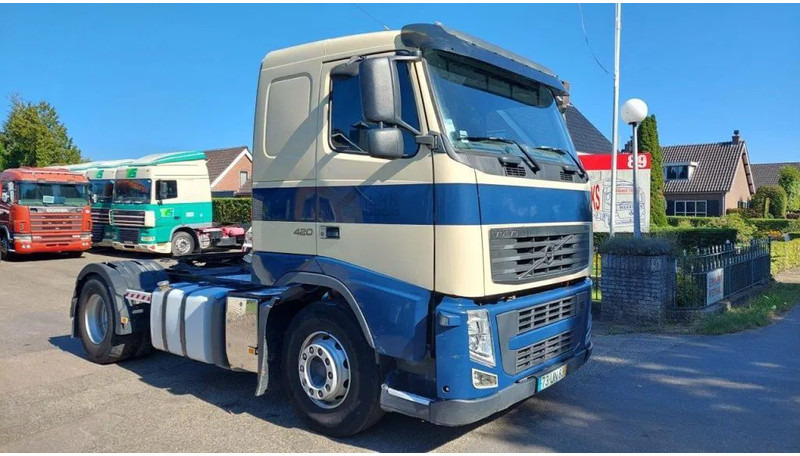 Volvo FH 12.420 - Tractor head: gambar 2 Volvo FH 12.420 - Tractor head: gambar 2