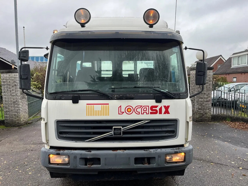 Volvo FL 611 FL6 11 4x2 with TANK, possible to remove the tank - Truk tangki: gambar 2 Volvo FL 611 FL6 11 4x2 with TANK, possible to remove the tank - Truk tangki: gambar 2