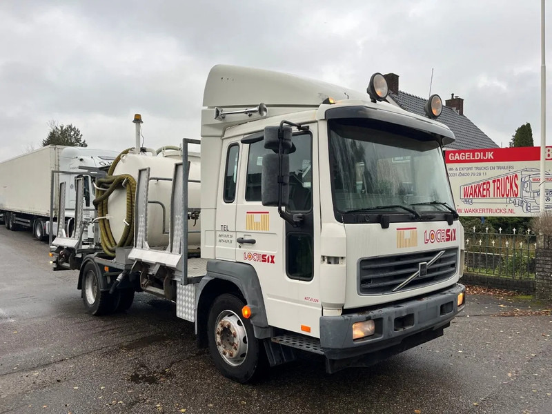 Volvo FL 611 FL6 11 4x2 with TANK, possible to remove the tank - Truk tangki: gambar 4 Volvo FL 611 FL6 11 4x2 with TANK, possible to remove the tank - Truk tangki: gambar 4