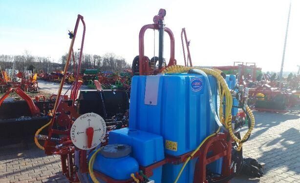 BIARZDKI Opryskiwacz zawieszany 1000 l / 15 - Penyemprot traktor: gambar 1 BIARZDKI Opryskiwacz zawieszany 1000 l / 15 - Penyemprot traktor: gambar 1