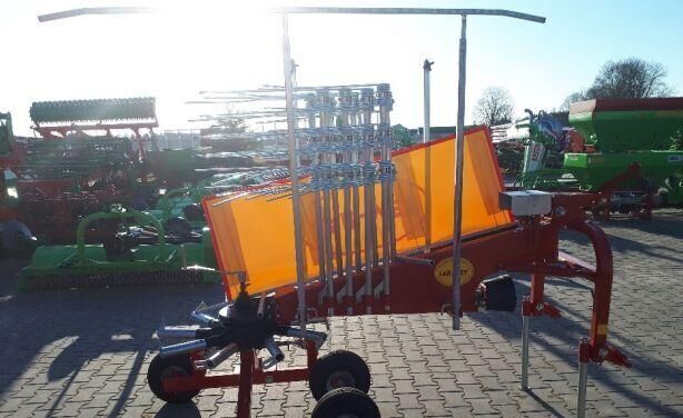 JAR-MET Kreiselschwader/ Rotary rake/ Zgrabiarka karuzelowa 3,5m - Tedder/ Menyapu: gambar 4 JAR-MET Kreiselschwader/ Rotary rake/ Zgrabiarka karuzelowa 3,5m - Tedder/ Menyapu: gambar 4