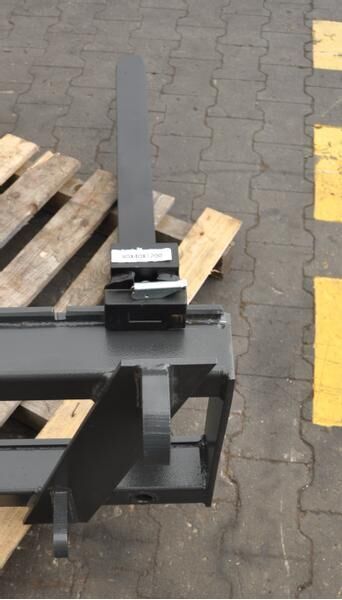 METAL-TECHNIK Paleciak / Frame with pallet forks - Garpu rumput untuk Truk: gambar 1 METAL-TECHNIK Paleciak / Frame with pallet forks - Garpu rumput untuk Truk: gambar 1