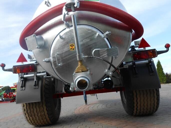 POMOT Single-axial tanker truck/ Beczkowóz wóz asenizacyjny 5000 l - Kapal tanker bubur: gambar 3 POMOT Single-axial tanker truck/ Beczkowóz wóz asenizacyjny 5000 l - Kapal tanker bubur: gambar 3