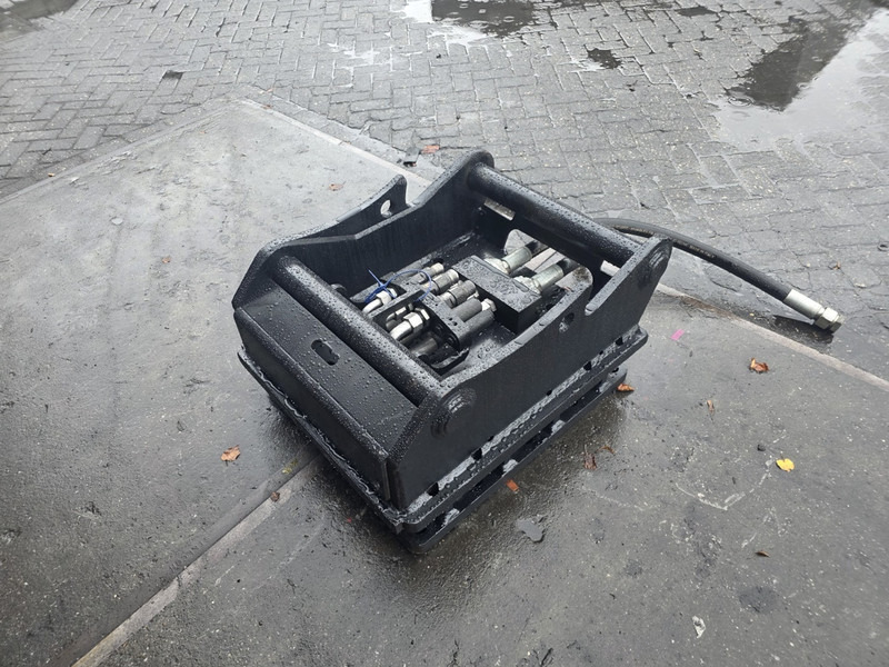 Kopplaat steelwrist oq80 oilquick 80 - Skrup cepat untuk Peralatan konstruksi: gambar 4 Kopplaat steelwrist oq80 oilquick 80 - Skrup cepat untuk Peralatan konstruksi: gambar 4