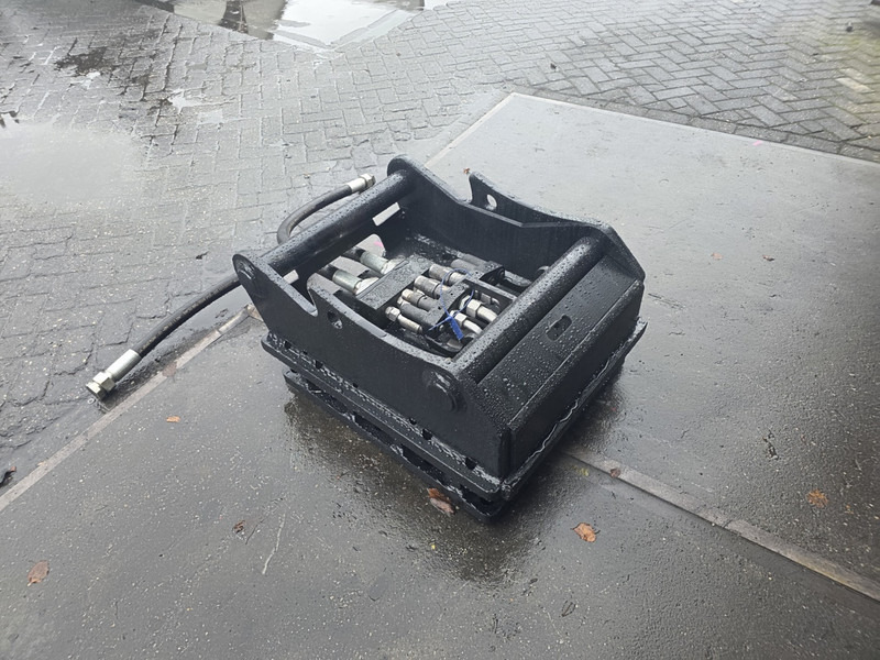 Kopplaat steelwrist oq80 oilquick 80 - Skrup cepat untuk Peralatan konstruksi: gambar 3 Kopplaat steelwrist oq80 oilquick 80 - Skrup cepat untuk Peralatan konstruksi: gambar 3