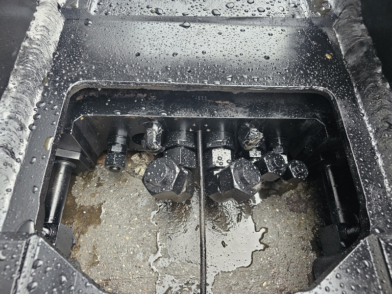 Oilquick 80 coupler connector oq80 oilquick steelwrist - Skrup cepat untuk Peralatan konstruksi: gambar 5 Oilquick 80 coupler connector oq80 oilquick steelwrist - Skrup cepat untuk Peralatan konstruksi: gambar 5