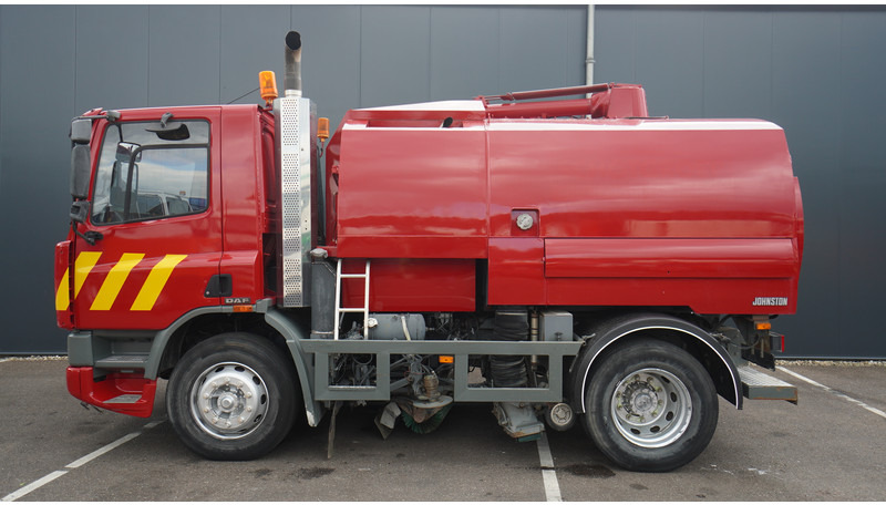 DAF 65.180 ATI STREET SWEPER RH DRIVE MANUAL GARBOX 96.000KM - Penyapu jalan: gambar 1 DAF 65.180 ATI STREET SWEPER RH DRIVE MANUAL GARBOX 96.000KM - Penyapu jalan: gambar 1