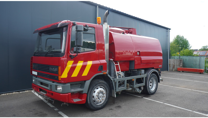 DAF 65.180 ATI STREET SWEPER RH DRIVE MANUAL GARBOX 96.000KM - Penyapu jalan: gambar 3 DAF 65.180 ATI STREET SWEPER RH DRIVE MANUAL GARBOX 96.000KM - Penyapu jalan: gambar 3
