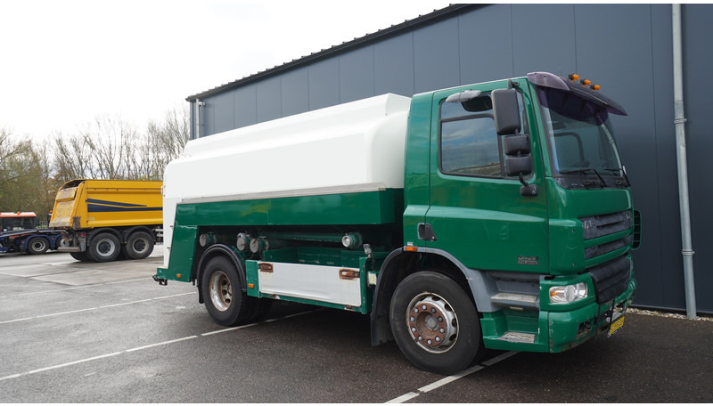 DAF 75.250 FUEL TANK TRUCK 11.300LTR 783.400KM - Truk tangki: gambar 4 DAF 75.250 FUEL TANK TRUCK 11.300LTR 783.400KM - Truk tangki: gambar 4