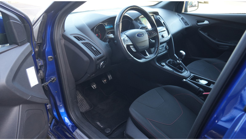 Ford Focus WAGON 1.5TDCI ST-Line - Bus mini, Van penumpang: gambar 5 Ford Focus WAGON 1.5TDCI ST-Line - Bus mini, Van penumpang: gambar 5