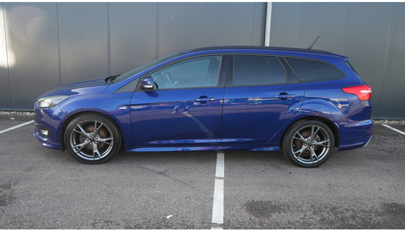 Ford Focus WAGON 1.5TDCI ST-Line - Bus mini, Van penumpang: gambar 1 Ford Focus WAGON 1.5TDCI ST-Line - Bus mini, Van penumpang: gambar 1