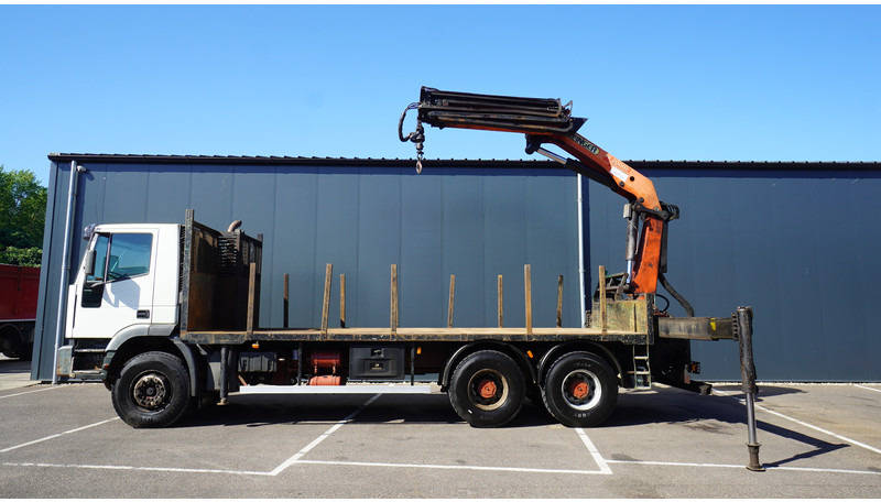 Iveco EUROTRAKKER CURSOR 350 6X4 FALTBED WITH PALFINGER PK 20002 CRANE - Truk derek: gambar 1 Iveco EUROTRAKKER CURSOR 350 6X4 FALTBED WITH PALFINGER PK 20002 CRANE - Truk derek: gambar 1