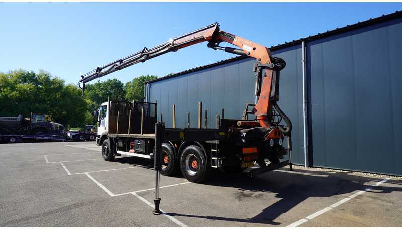 Iveco EUROTRAKKER CURSOR 350 6X4 FLATBED WITH PALFINGER PK 20002 CRANE - Truk derek: gambar 3 Iveco EUROTRAKKER CURSOR 350 6X4 FLATBED WITH PALFINGER PK 20002 CRANE - Truk derek: gambar 3