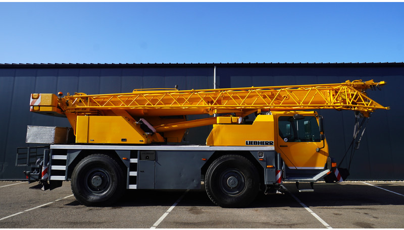 Liebherr LTM 1030-2.1 WITH JIB - Truk derek: gambar 2 Liebherr LTM 1030-2.1 WITH JIB - Truk derek: gambar 2