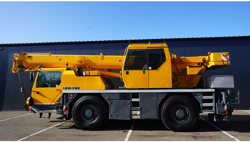 Liebherr LTM 1030-2.1 WITH JIB - Truk derek: gambar 1 Liebherr LTM 1030-2.1 WITH JIB - Truk derek: gambar 1