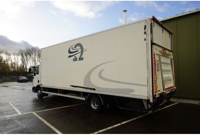Truk box MAN TGL 12.220 CLOSED BOX EURO 5 D HOLLANDIA: gambar 6 Truk box MAN TGL 12.220 CLOSED BOX EURO 5 D HOLLANDIA: gambar 6