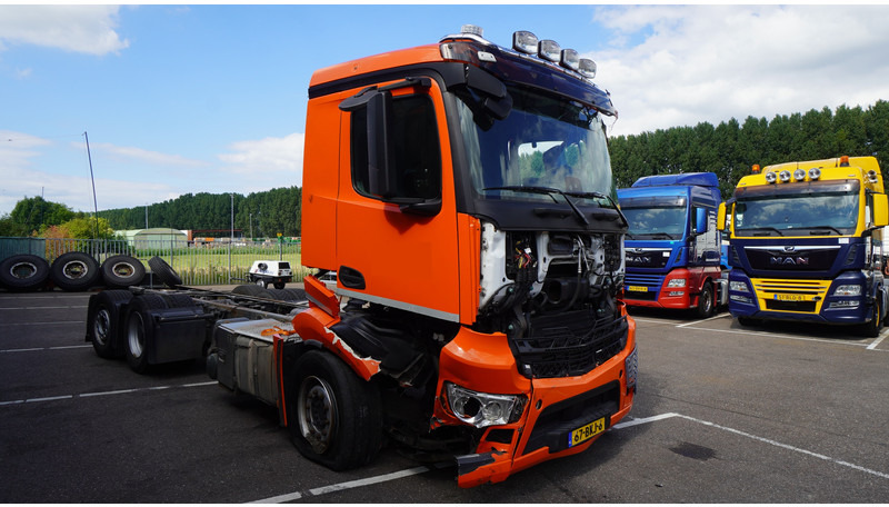 Mercedes-Benz ANTOS 2843 6x2 DAMAGED VEHICLE - Truk sasis: gambar 3 Mercedes-Benz ANTOS 2843 6x2 DAMAGED VEHICLE - Truk sasis: gambar 3