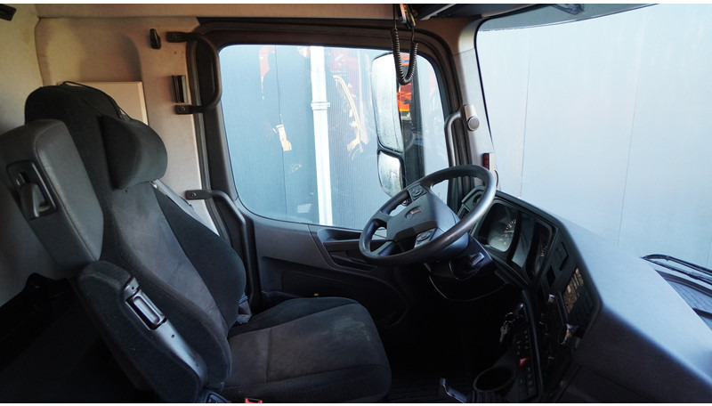 Mercedes-Benz AROCS 3542 8X4 2 SIDE TIPPER WITH HMF Z 1943 CRANE 407.000KM - Truk derek: gambar 5 Mercedes-Benz AROCS 3542 8X4 2 SIDE TIPPER WITH HMF Z 1943 CRANE 407.000KM - Truk derek: gambar 5