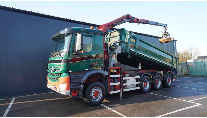 Mercedes-Benz AROCS 3542 8X4 2 SIDE TIPPER WITH HMF Z 1943 CRANE 407.000KM - Truk derek: gambar 2 Mercedes-Benz AROCS 3542 8X4 2 SIDE TIPPER WITH HMF Z 1943 CRANE 407.000KM - Truk derek: gambar 2