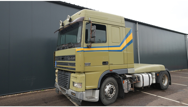 DAF XF 95.430 EURO 3 MANUAL GEARBOX - Tractor head: gambar 3 DAF XF 95.430 EURO 3 MANUAL GEARBOX - Tractor head: gambar 3