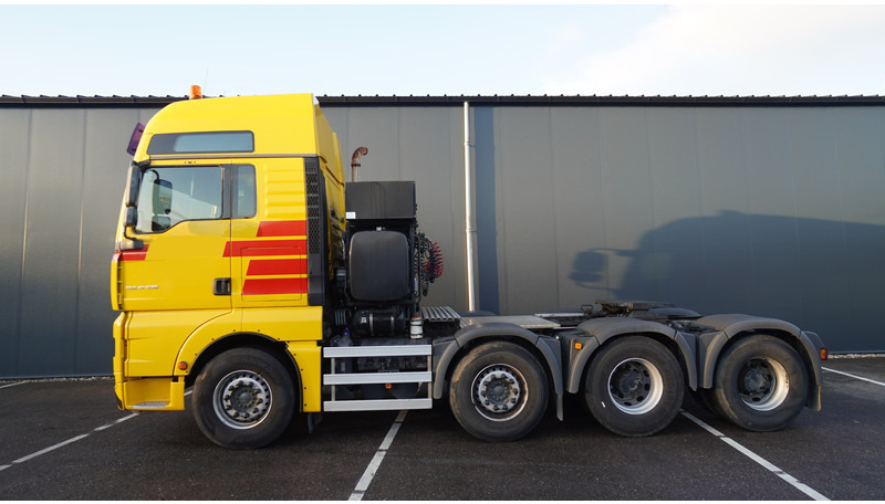 MAN TGA 41.530 8X4 160 TON'S RETARDER 283.000KM - Tractor head: gambar 1 MAN TGA 41.530 8X4 160 TON'S RETARDER 283.000KM - Tractor head: gambar 1